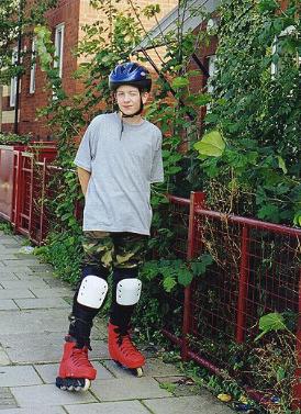 Alexander_rollerblades.JPG (34630 bytes)