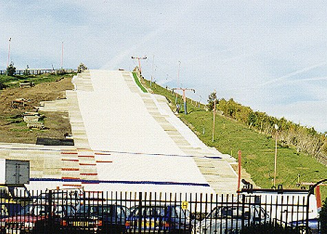 Skislope.JPG (74771 bytes)