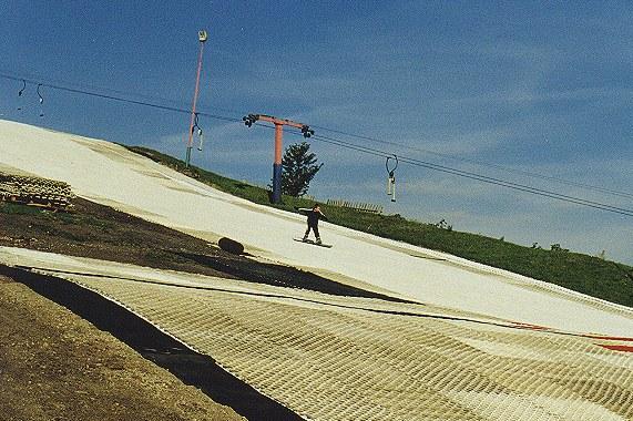 Skislope2.JPG (54164 bytes)