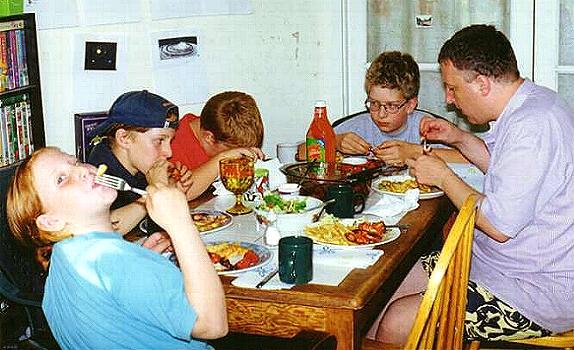 Tea-time2.JPG (52215 bytes)