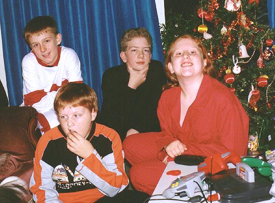 X-mas_morning3.JPG (49457 bytes)