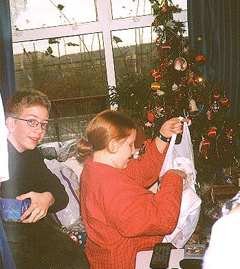 X-mas_morning5.JPG (43535 bytes)